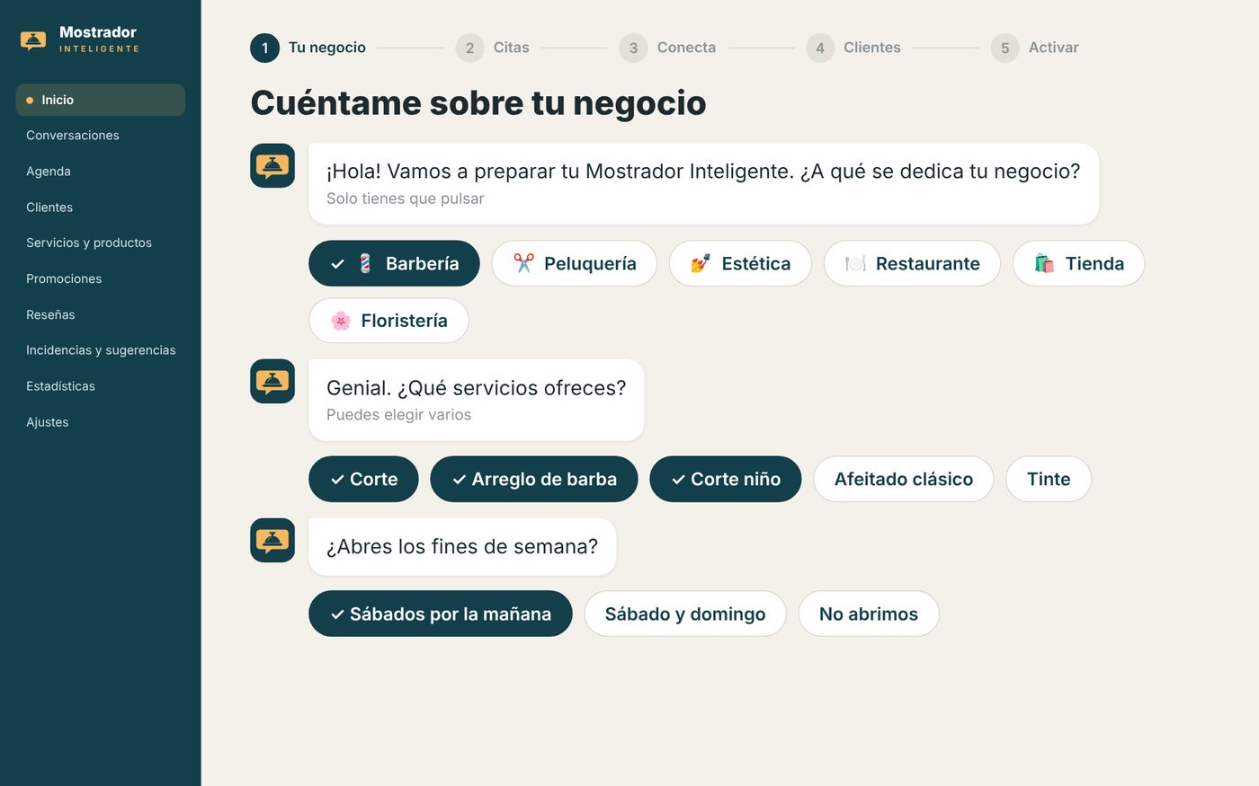 Configuración guiada: la IA pregunta a qué se dedica el negocio y se responde con botones